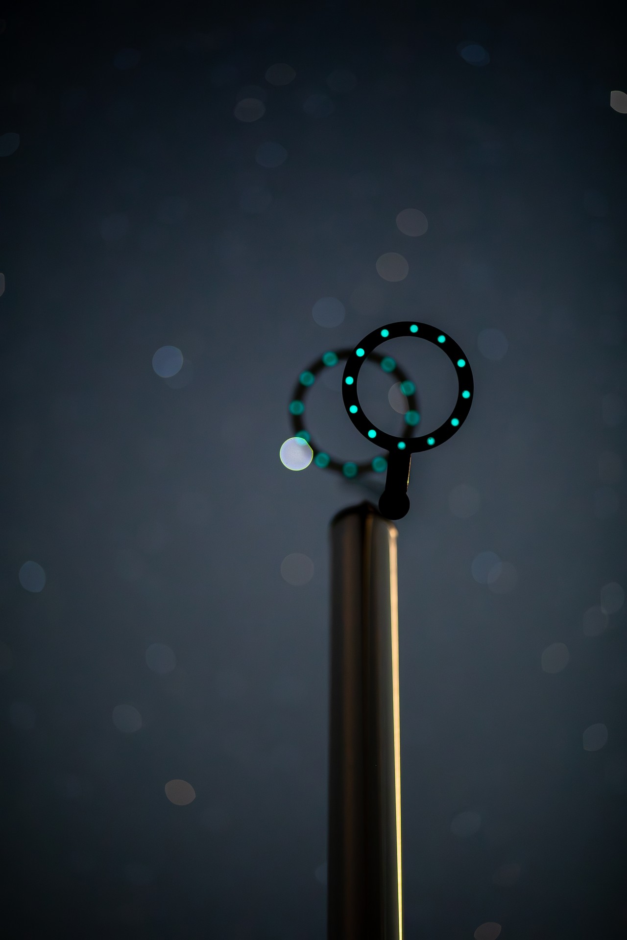 Fluoreszierender Polarsternfinder am Nachthimmel.